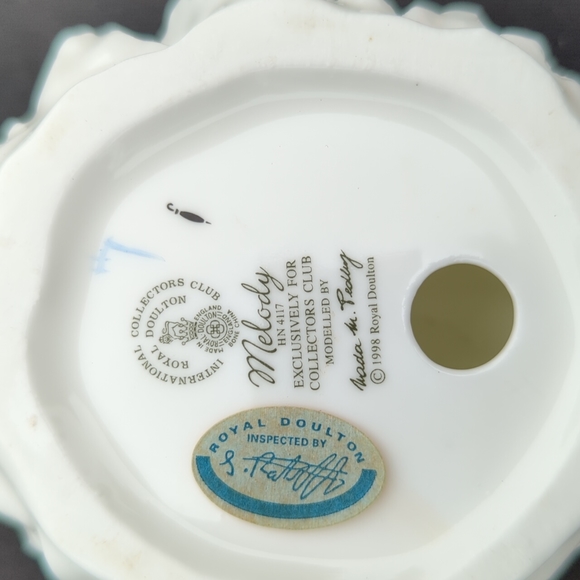 Royal Dalton figurine. "Melody" - Picture 2 of 4